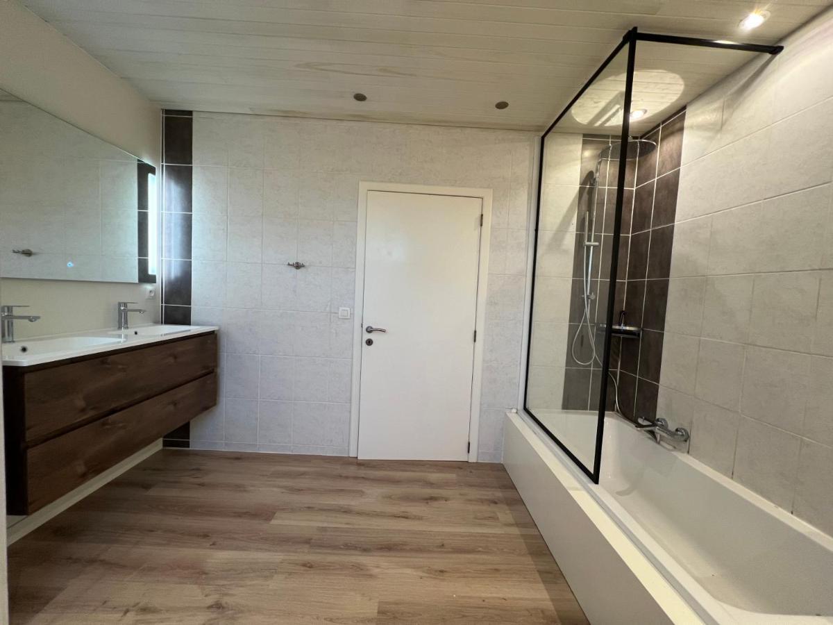 Ruim App. Met Grote Garage Apartman Ypres Kültér fotó